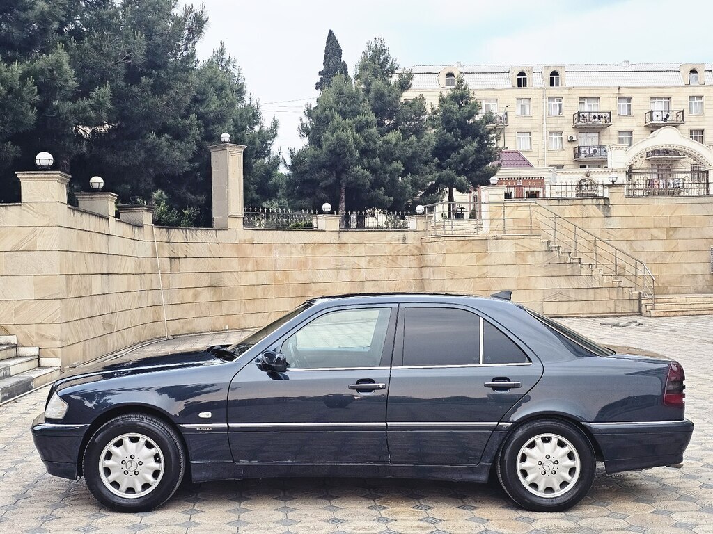 Mercedes C 180