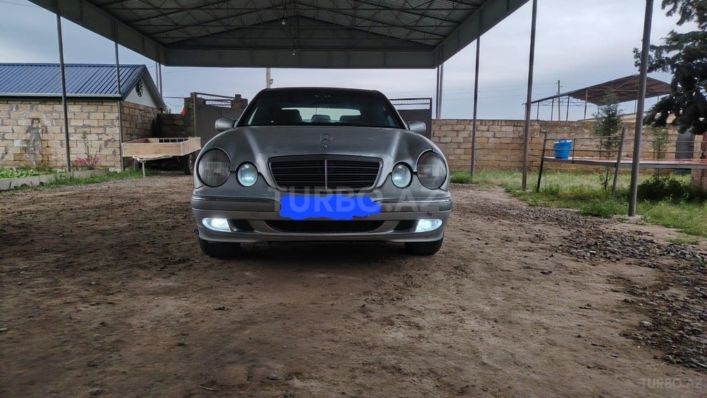 Mercedes E 220
