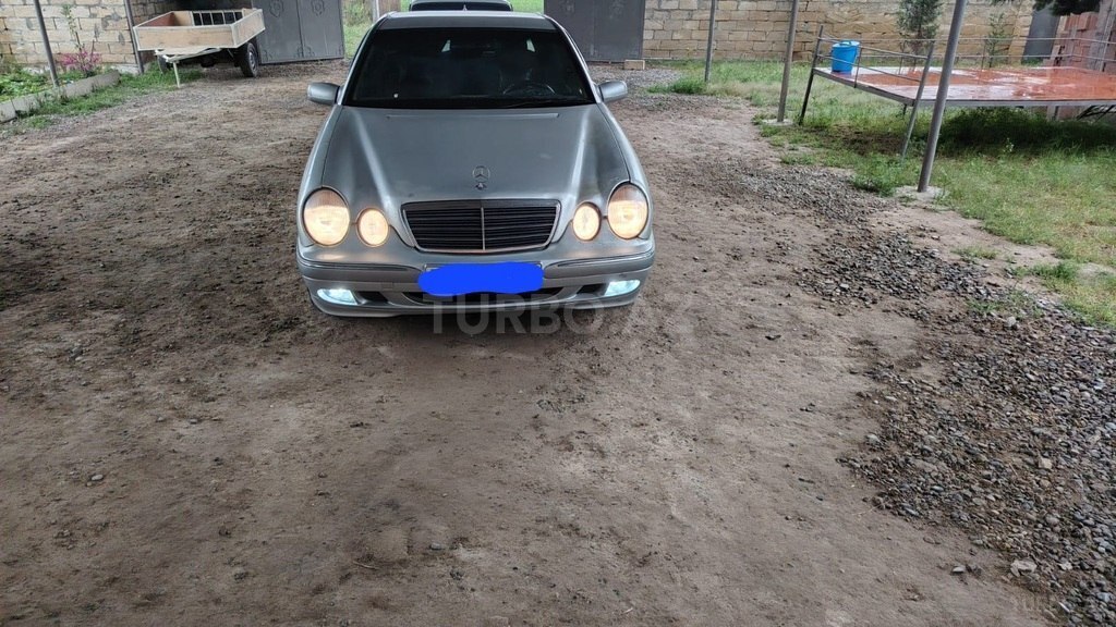Mercedes E 220