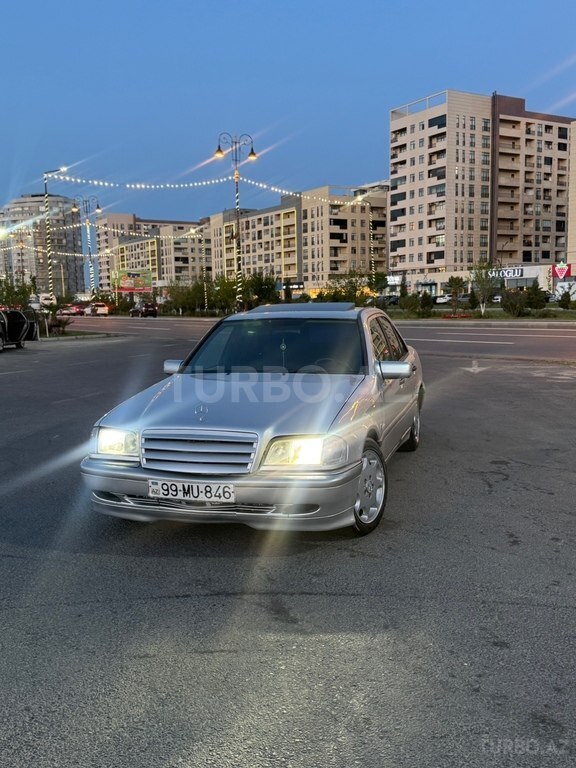Mercedes C 180
