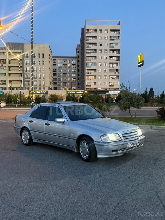 Mercedes C 180