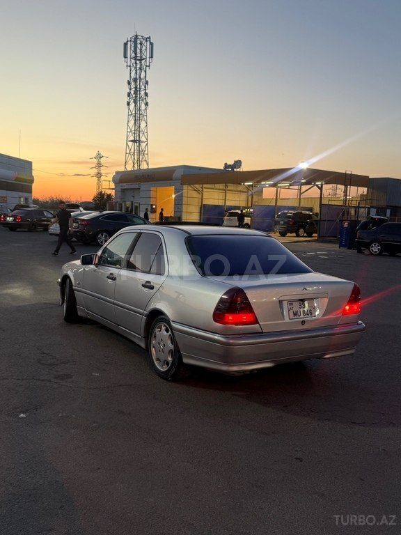 Mercedes C 180
