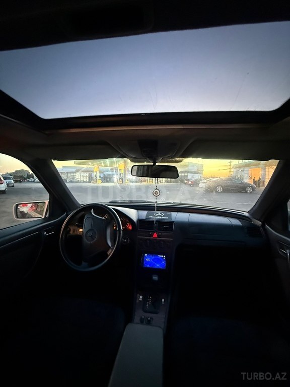 Mercedes C 180
