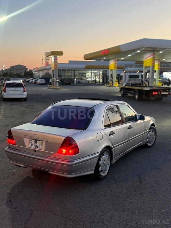 Mercedes C 180