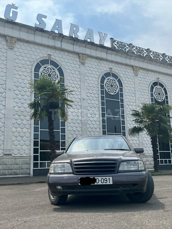 Mercedes C 180