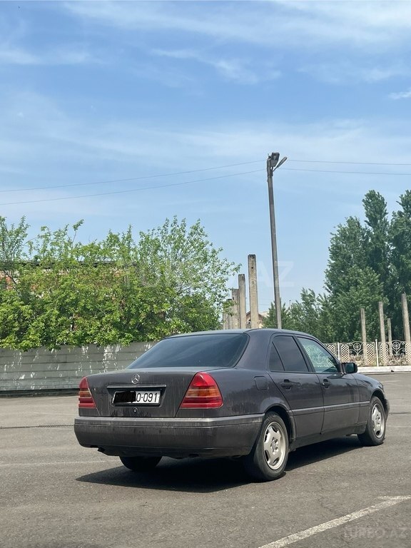 Mercedes C 180