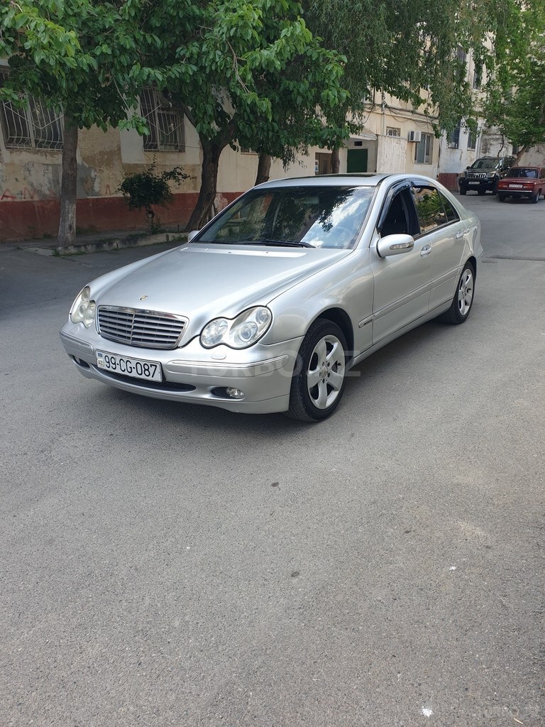 Mercedes C 200