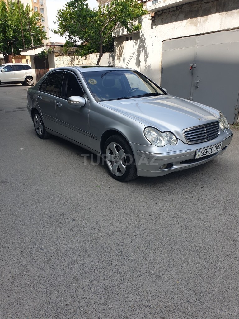 Mercedes C 200