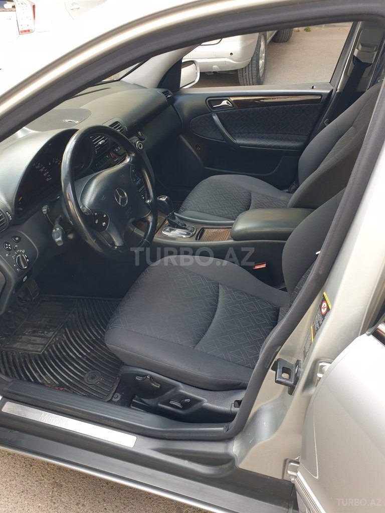 Mercedes C 200