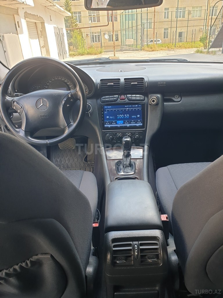 Mercedes C 200