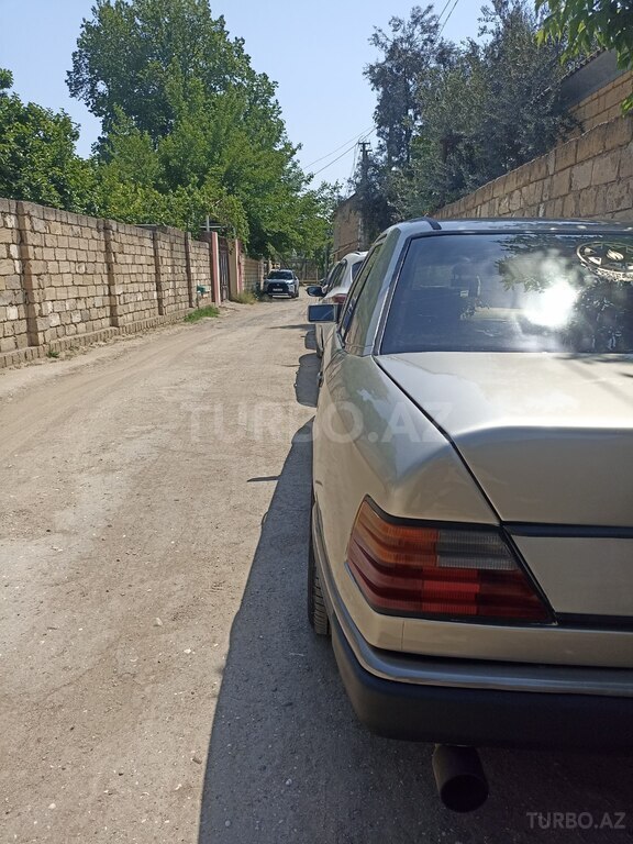 Mercedes 200 D