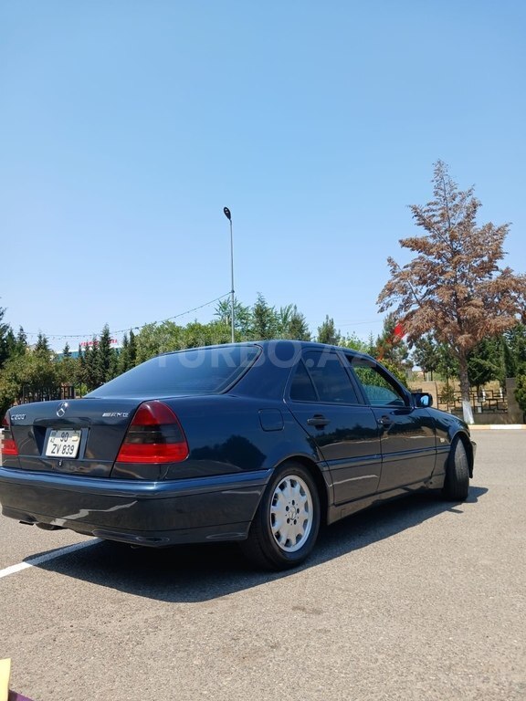 Mercedes C 200