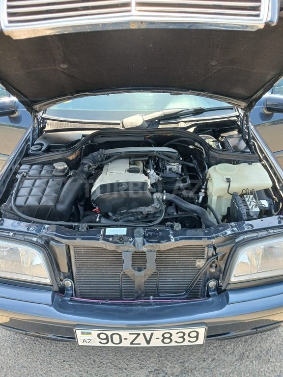 Mercedes C 200