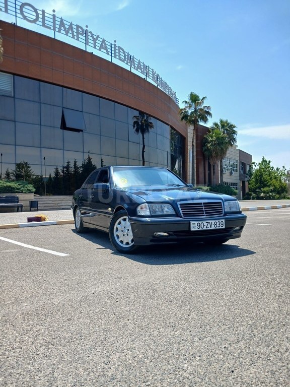 Mercedes C 200