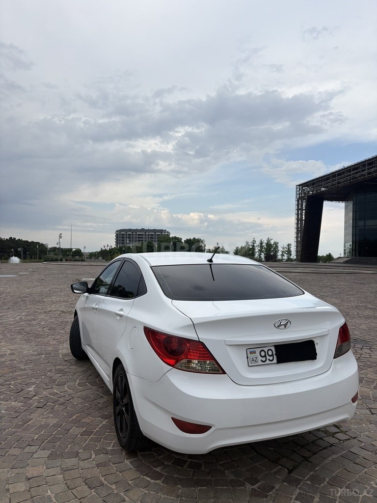 Hyundai Accent
