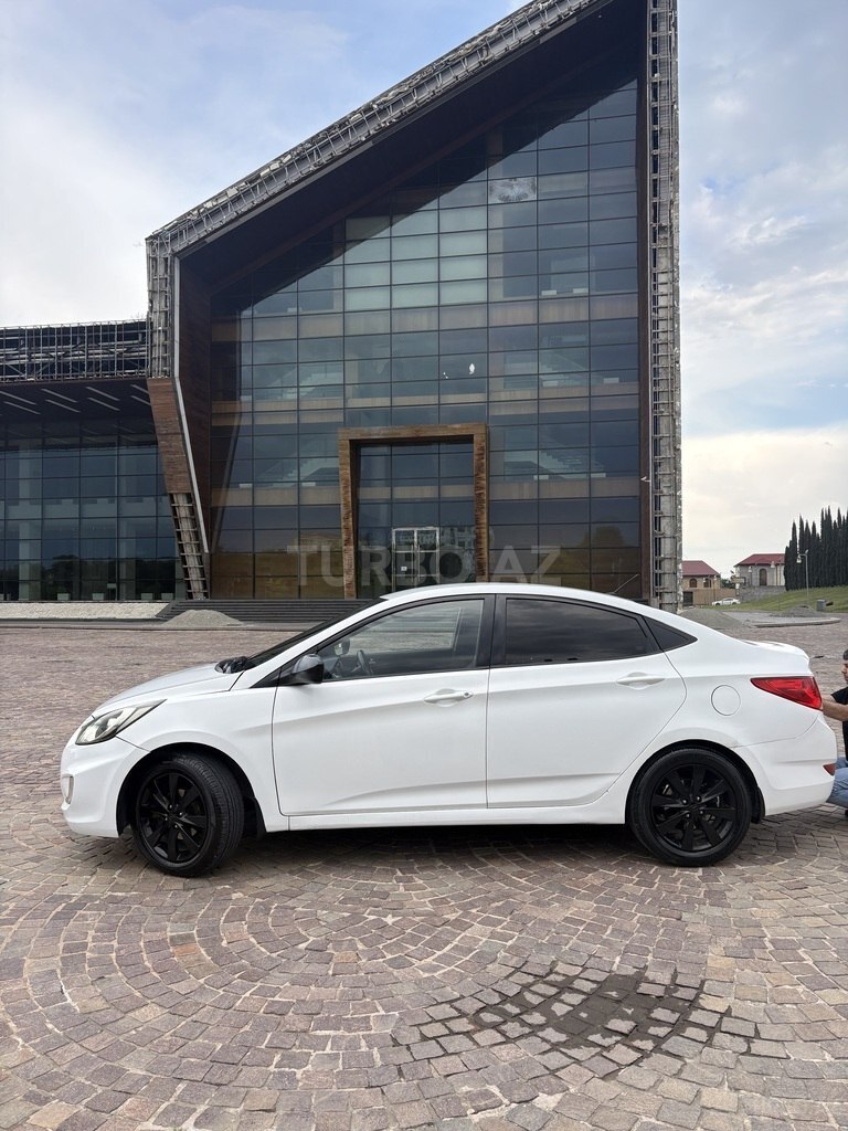 Hyundai Accent