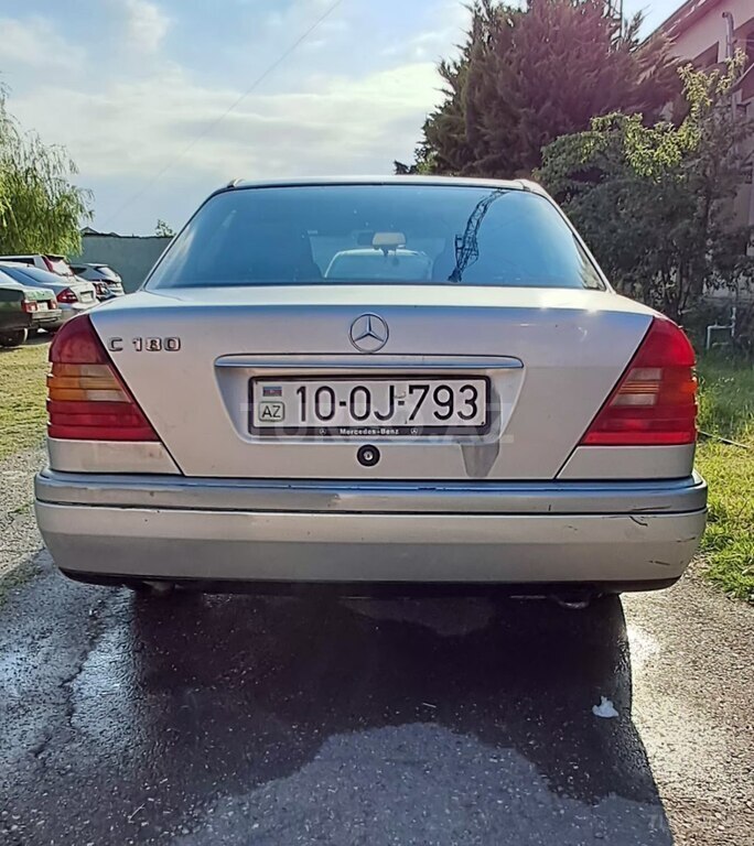 Mercedes C 180