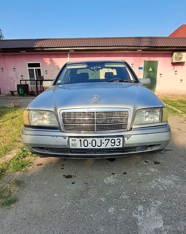 Mercedes C 180