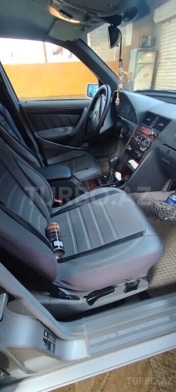 Mercedes C 180
