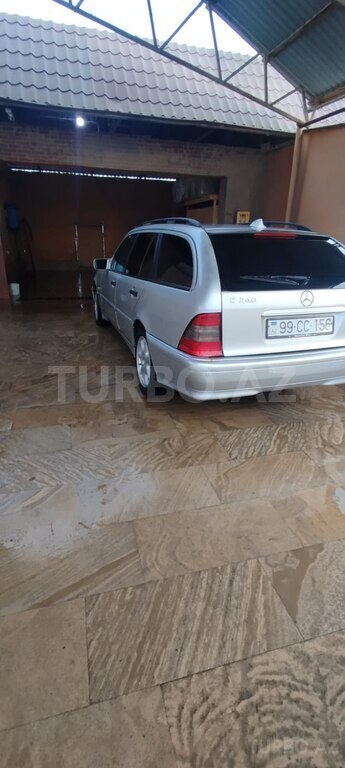 Mercedes C 180