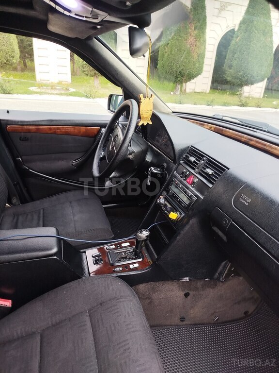 Mercedes C 180