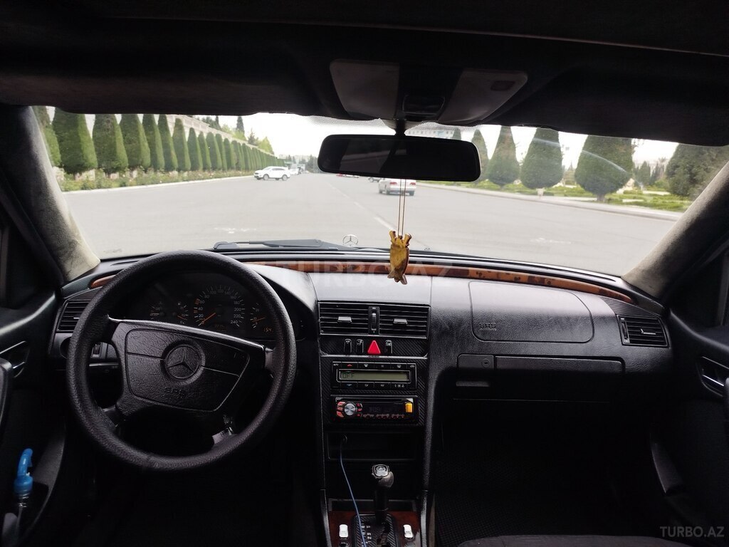 Mercedes C 180
