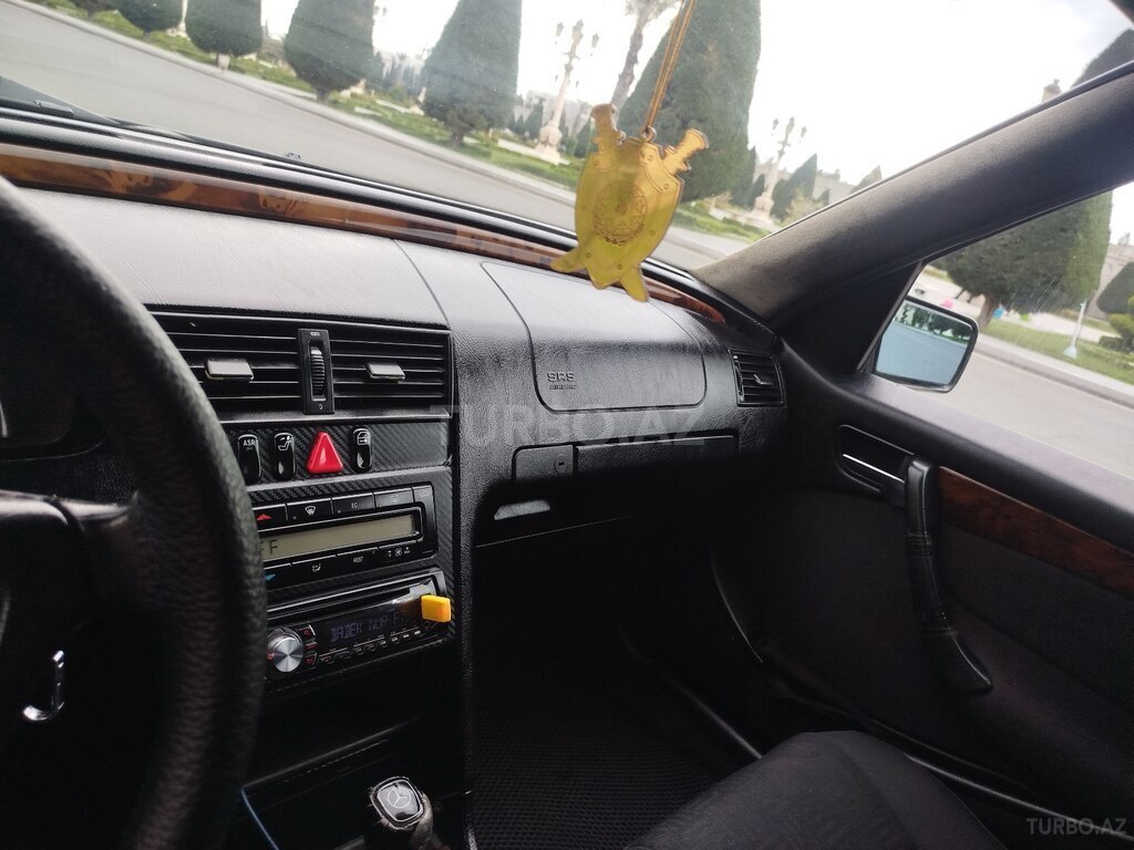 Mercedes C 180