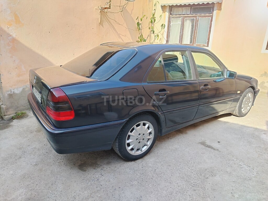 Mercedes C 180