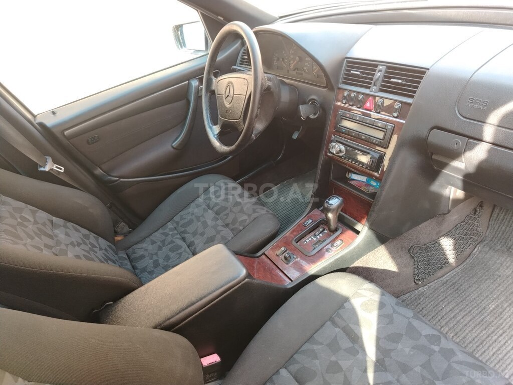 Mercedes C 180
