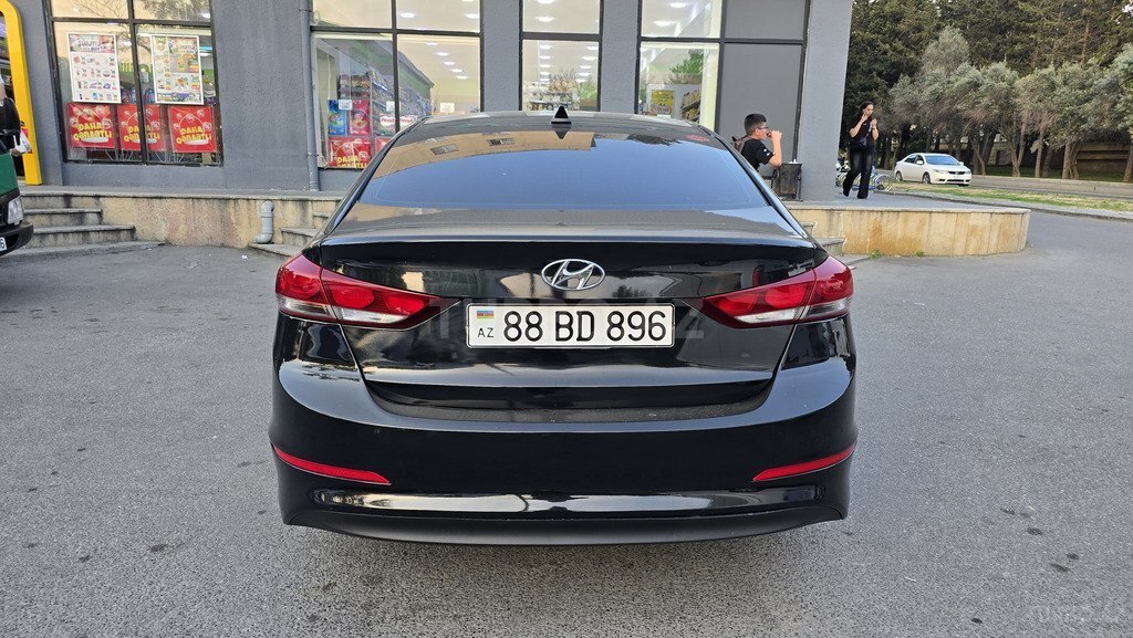 Hyundai Elantra