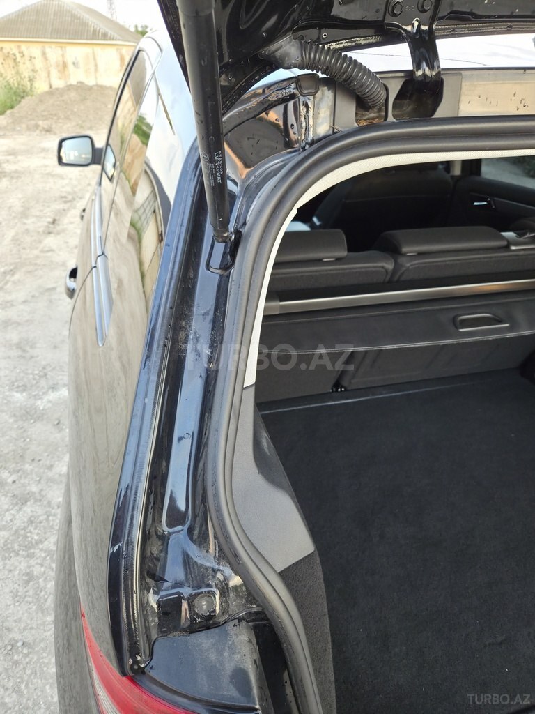 Mercedes B 180