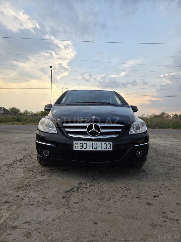 Mercedes B 180