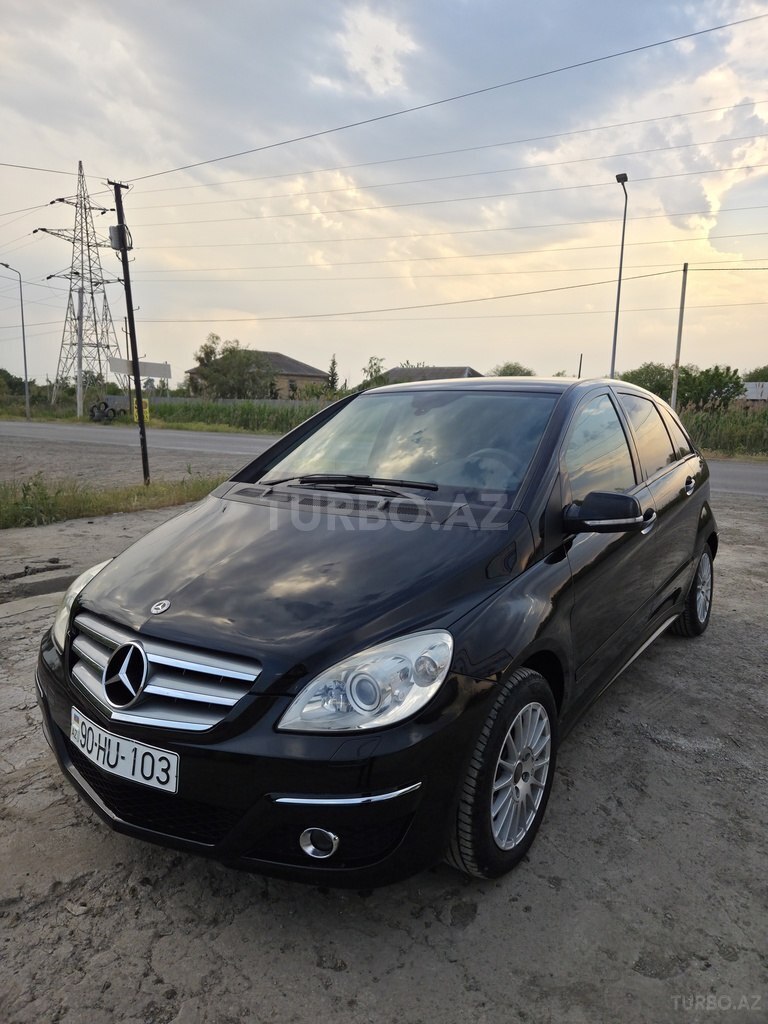 Mercedes B 180