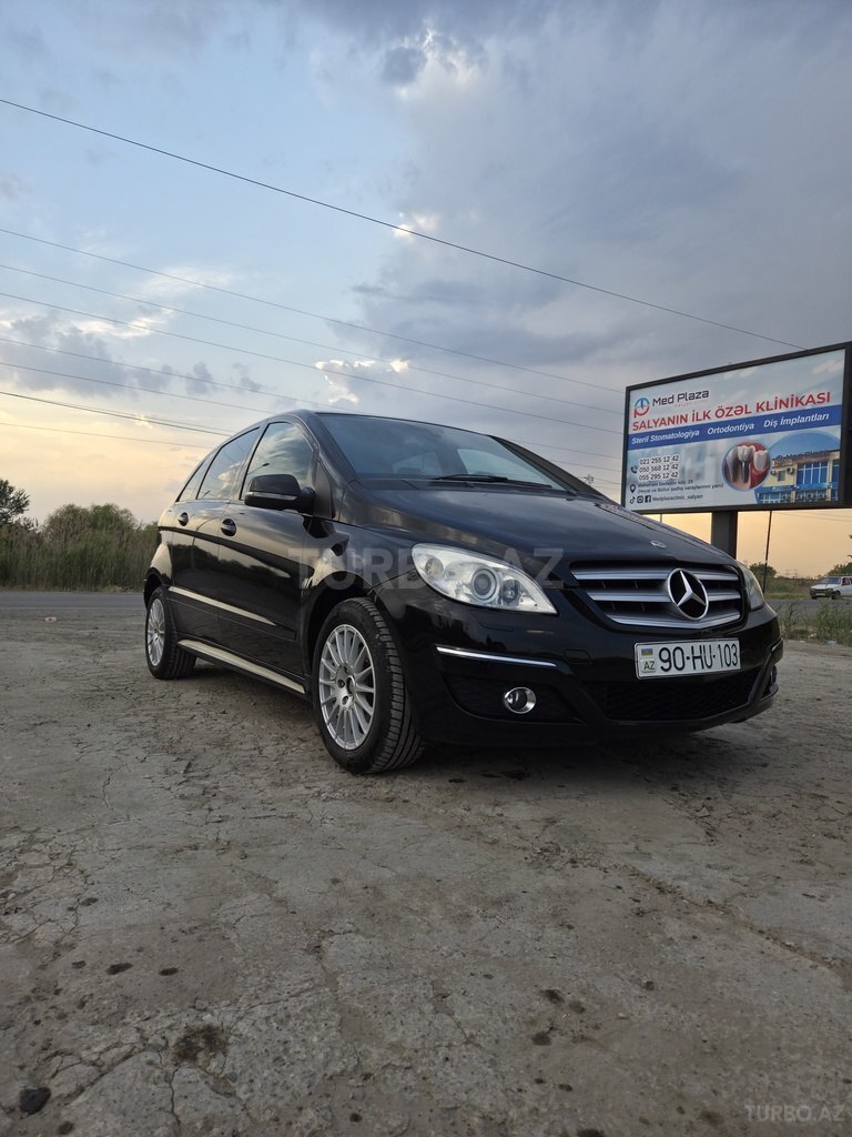 Mercedes B 180