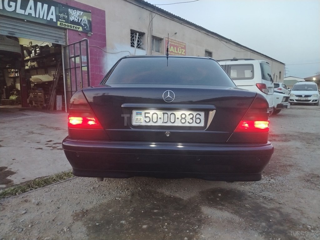 Mercedes C 180
