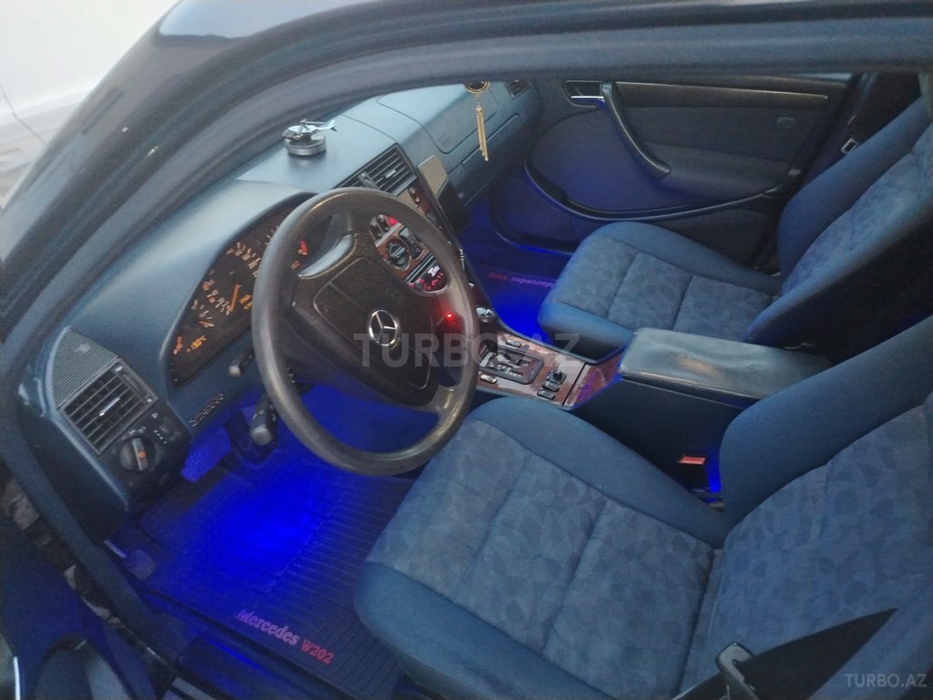 Mercedes C 180