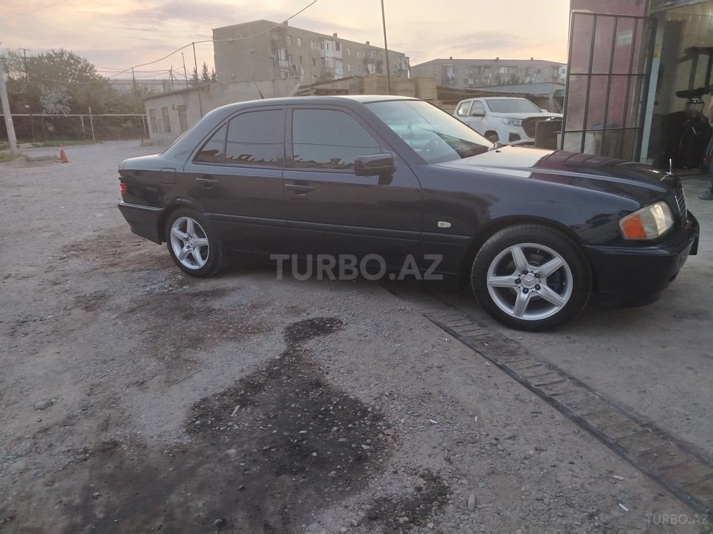 Mercedes C 180