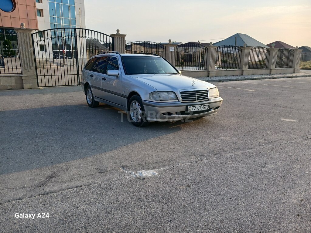 Mercedes C 200
