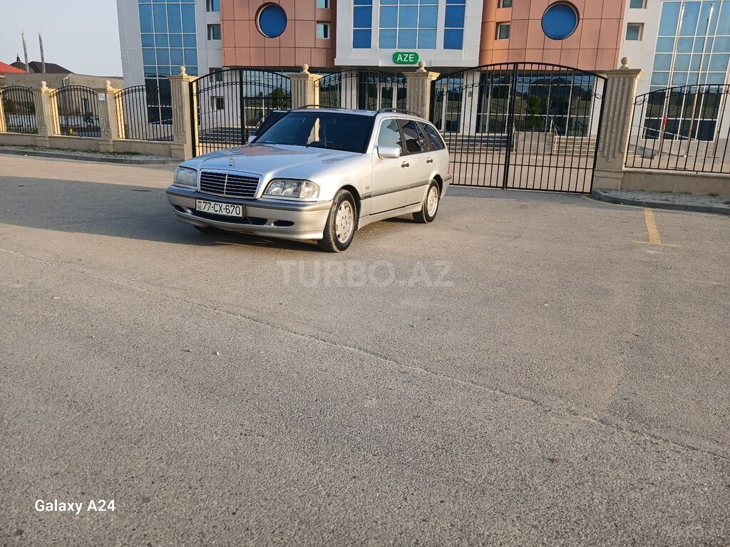 Mercedes C 200