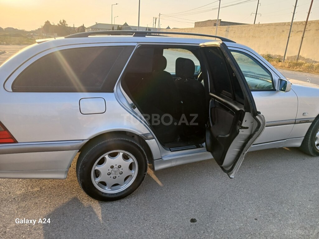 Mercedes C 200