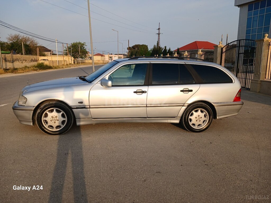 Mercedes C 200