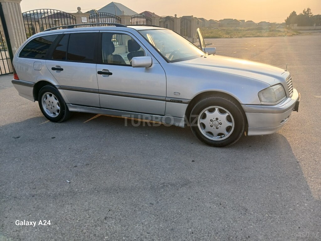 Mercedes C 200