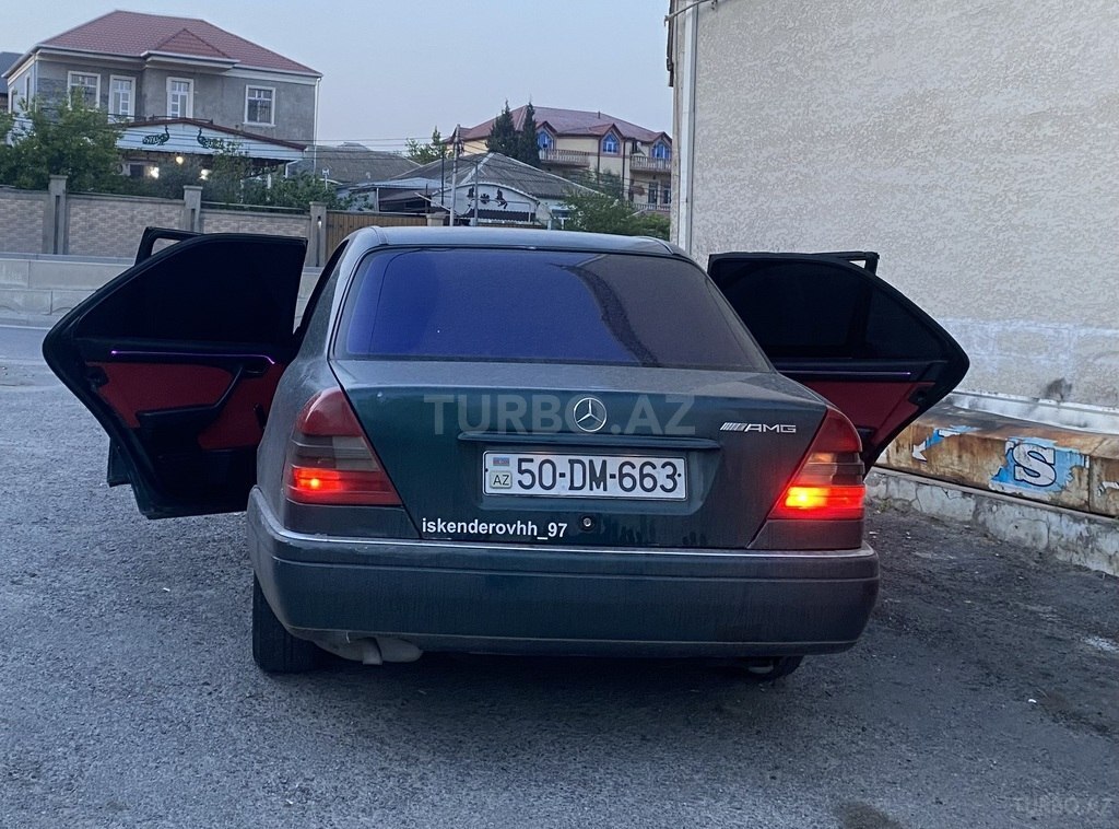 Mercedes C 180