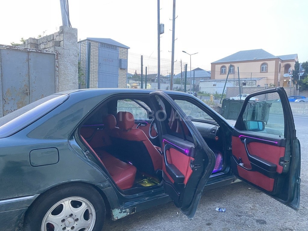 Mercedes C 180