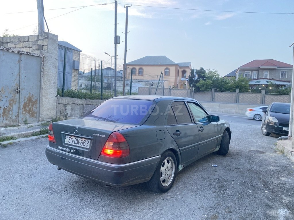 Mercedes C 180