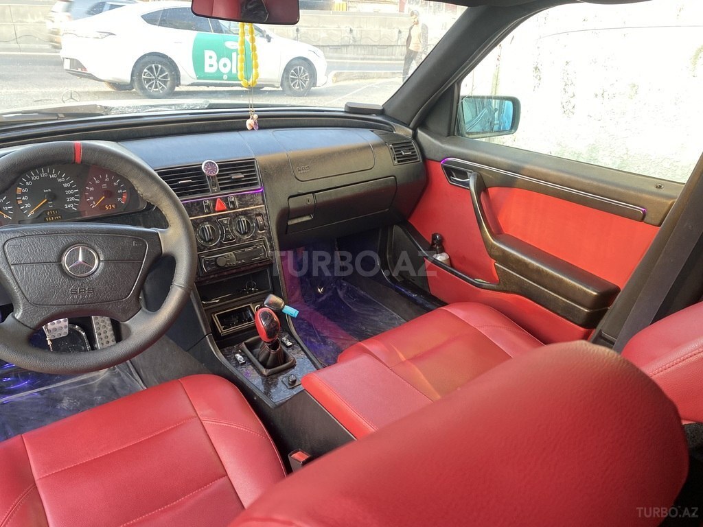 Mercedes C 180