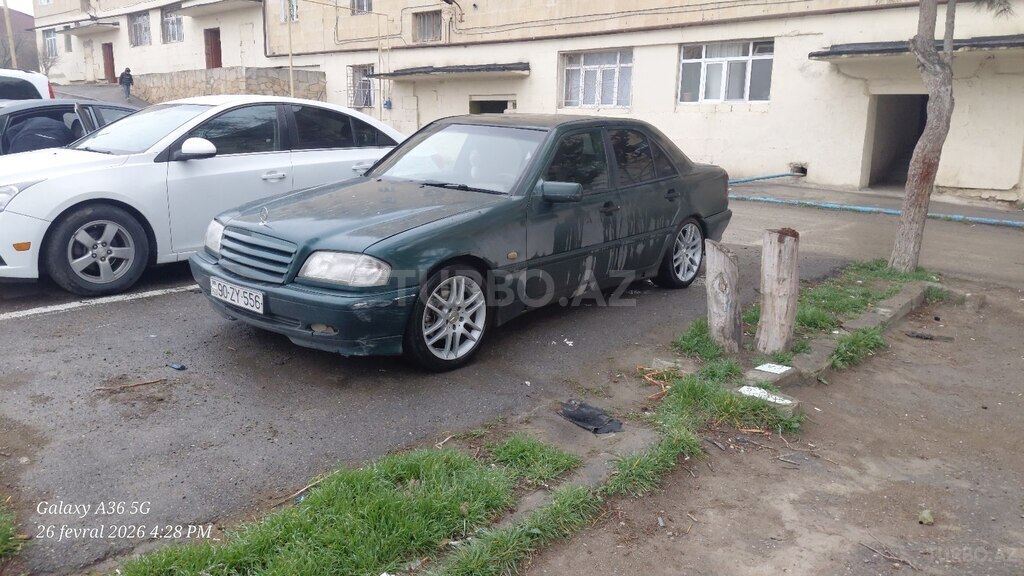 Mercedes C 200