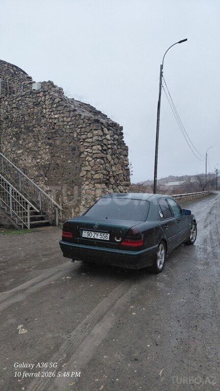 Mercedes C 200