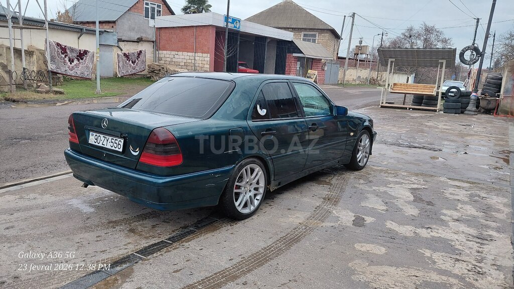 Mercedes C 200
