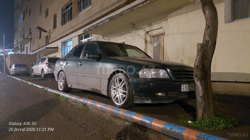 Mercedes C 200